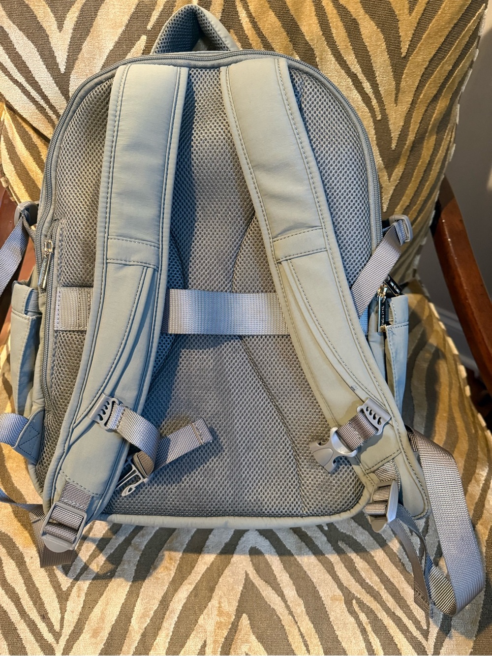 Isaac Mizrahi Women's Backpack Bag - Picture 2 of 6